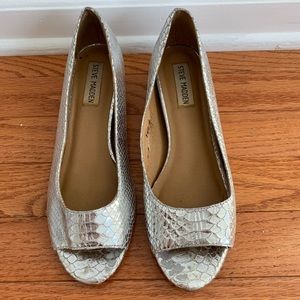 Steve Madden Gray and Snake LeatherFlats S: 7,5.